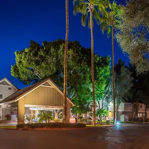 https://residence-inn-phoenix.hotelsofphoenix.com